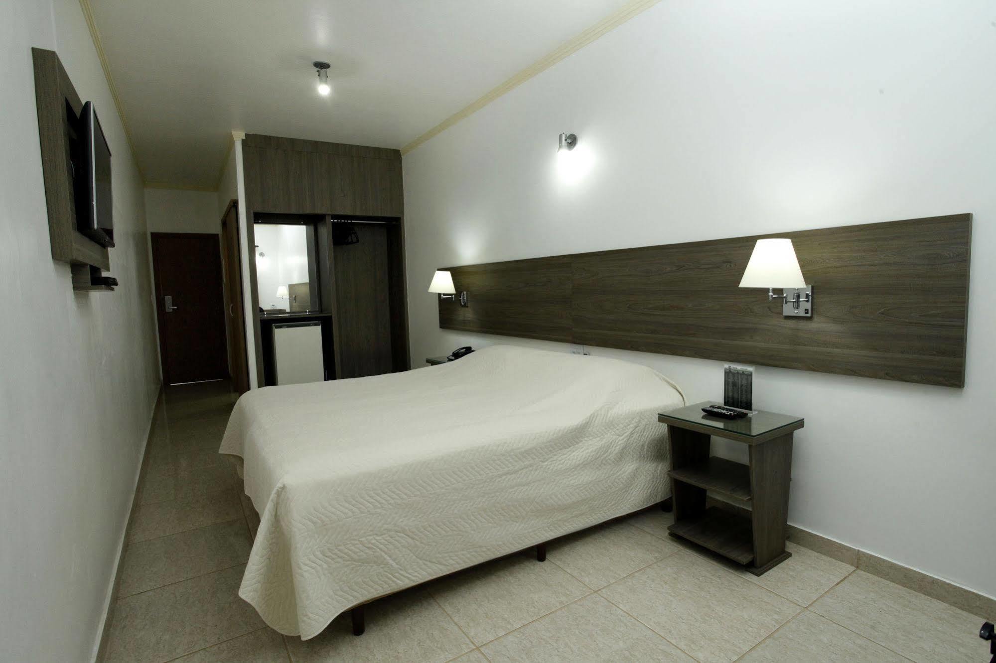 Indaia Hotel Сан-Карлус Экстерьер фото